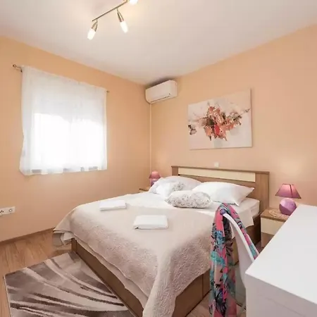 Appartement Apartments Iva- With Pool Sveti Petar (Zadar)